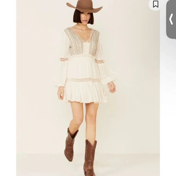 SHYANNE WOMEN'S OFF WHITE EMBROIDERED LACE PEASANT DRESS - Picture 1 of 15